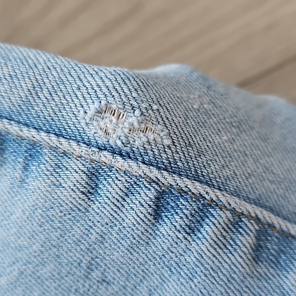 Levi's High Waisted Mom Jeans, Size 26 - Picture 8 of 16